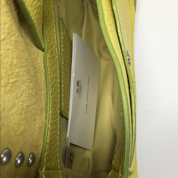 New With Tag ULTRA CUTE COACH Rivets Crossbody bag - Picture 4 of 4