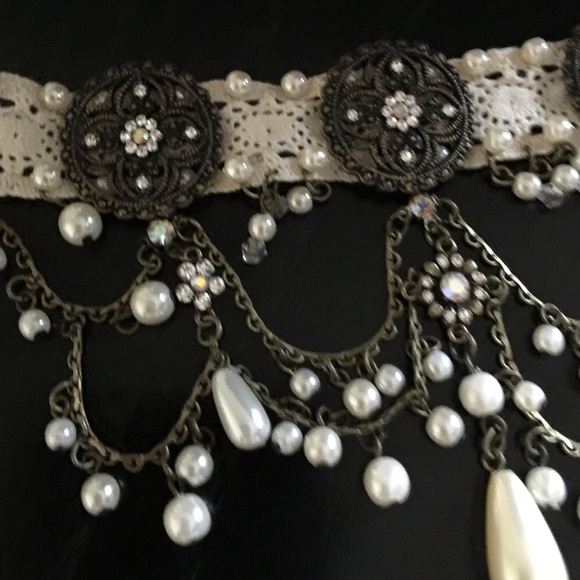 Choker - Picture 2 of 2