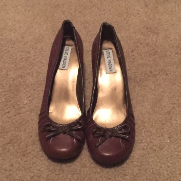 Steve Madden small heel shoes.