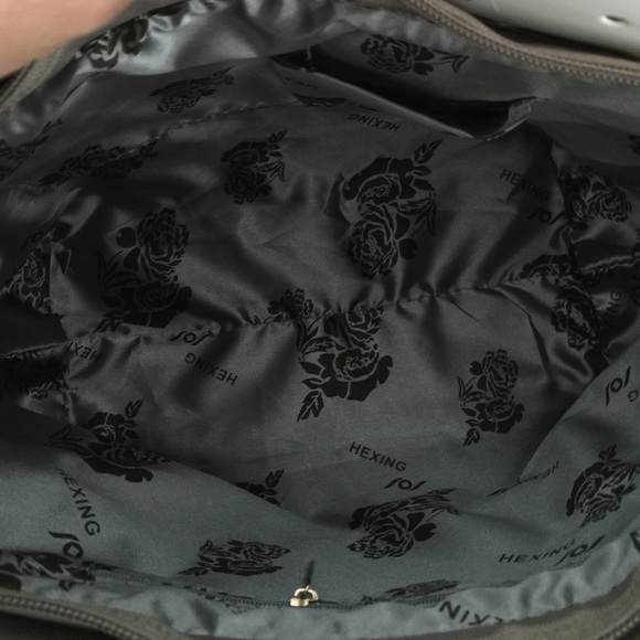 | New | 🐳LAST ONE Gorgeous Gray lock Handbag - Picture 4 of 4