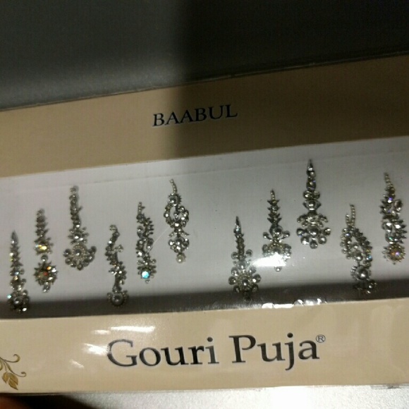 All Silver crystal bindi