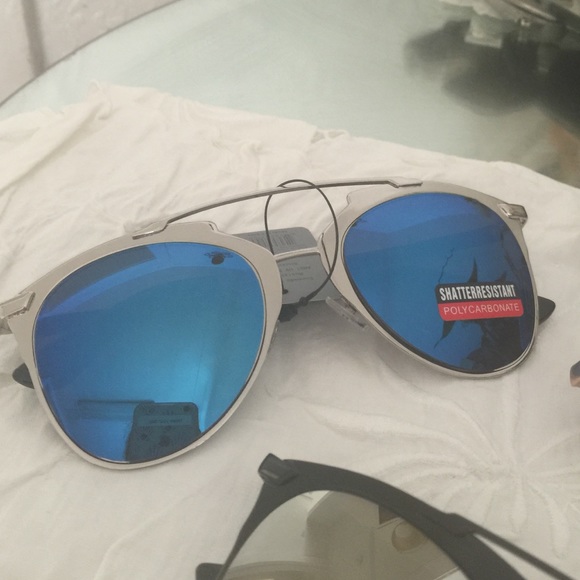 🌿New Eye catching mirror sunnies - Picture 3 of 6