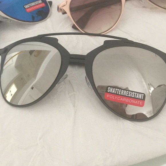 🌿New Eye catching mirror sunnies - Picture 4 of 6