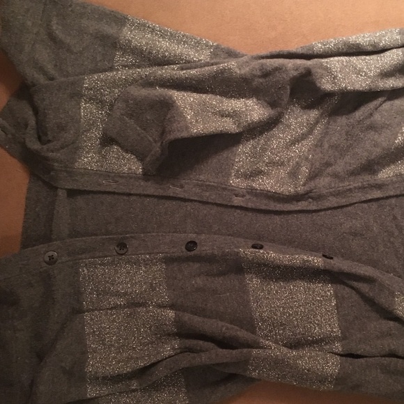 Old navy lightweight sweater - Picture 2 of 4