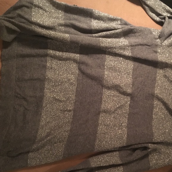 Old navy lightweight sweater - Picture 4 of 4