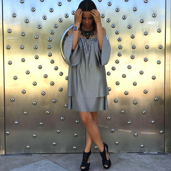 *HPโค๏ธ*Pleated Satin Off the Shoulder Dress๐ - Picture 2 of 4