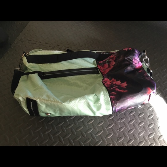 Lululemon mint duffle - Picture 3 of 4