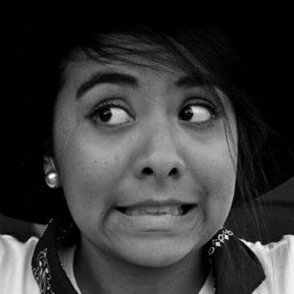 Meet your Posher, Andrea