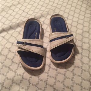 Under armour slides $10
