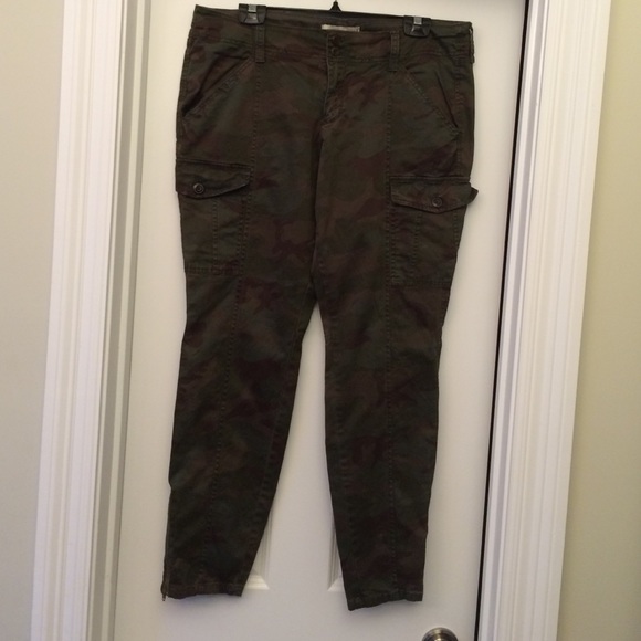 Old Navy camouflage pants