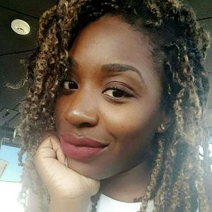 Meet your Posher, Demisha