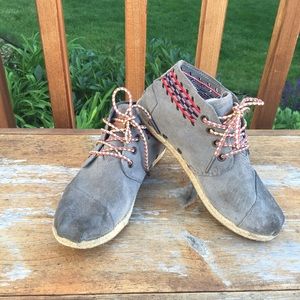 Toms suede ankle boots