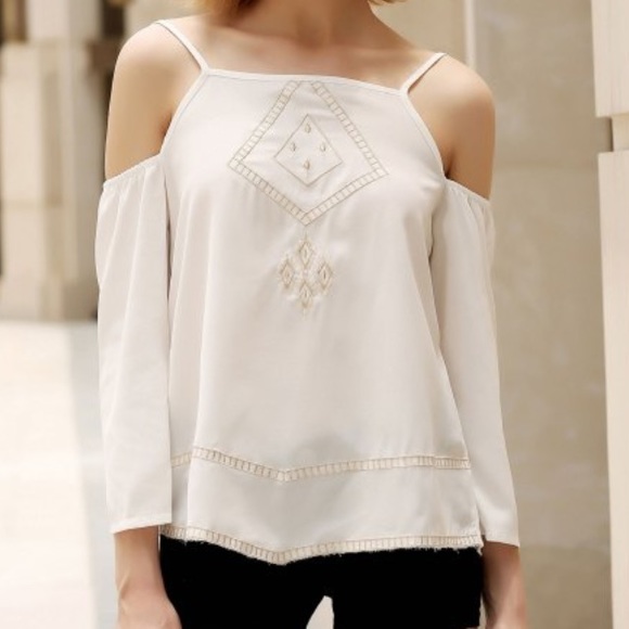 Boutique Tops - ✨1 LEFT✨ cold shoulder embroidered top