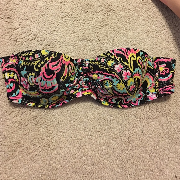 Victoria's Secret Strapless Swim Top✨