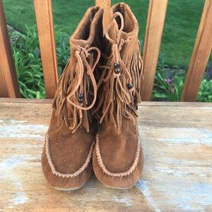 Minnetonka moccasin fringe boots