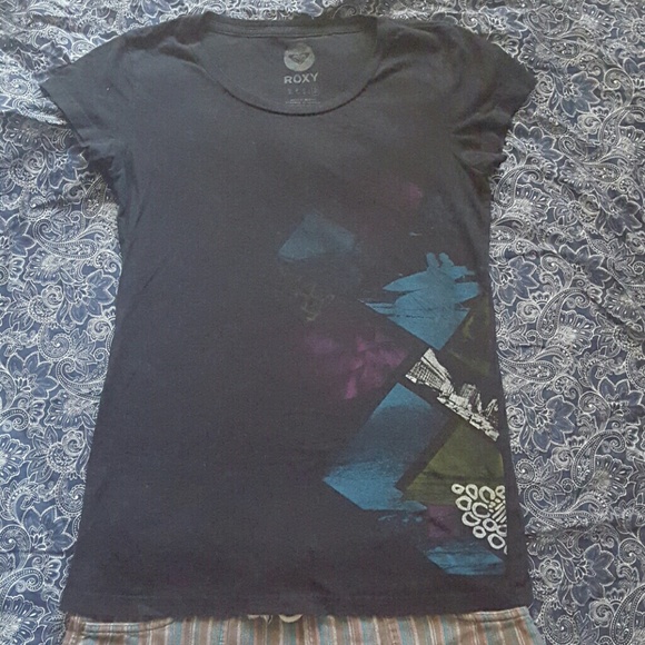 BLACK ROXY TEE