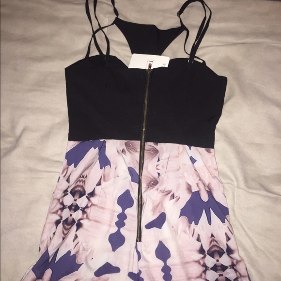 Unique romper - Picture 2 of 3