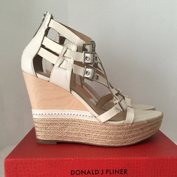 Donald J. Pliner wedge