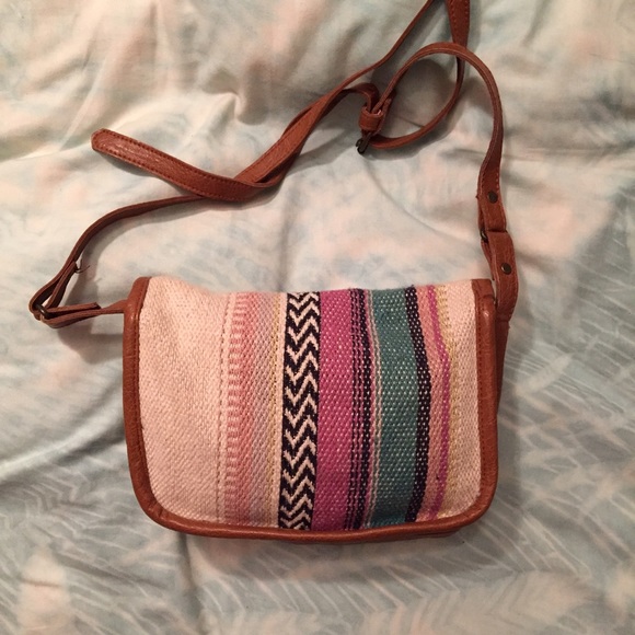 American Eagle Embroidered Cross-Body Bag! - Picture 2 of 4