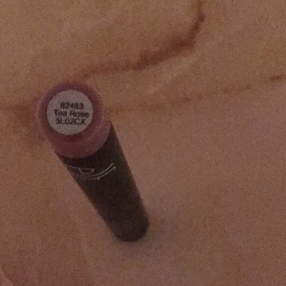 ELF Lipstick - Picture 2 of 4