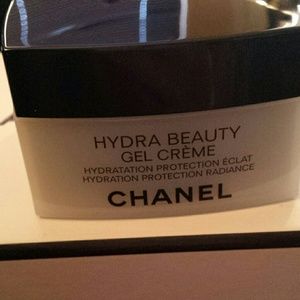 chanel hydra beauty gel creme moisturize