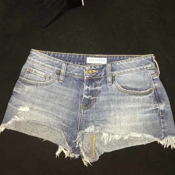 bullhead jean shorts