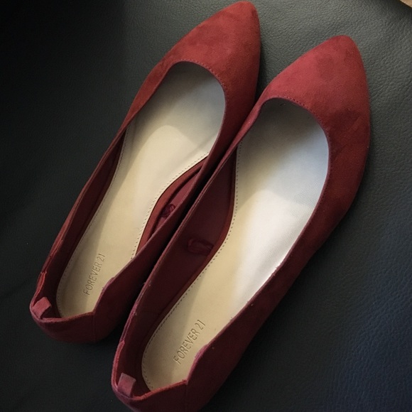 ❗️ SALE ❗️Reddish Orange Pointed Toed Flats