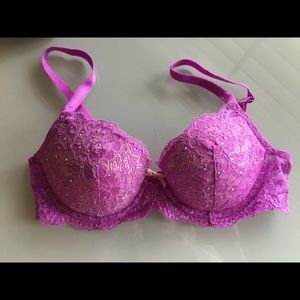 Gorgeous VS 32C Bra! (NEVER WORN!)