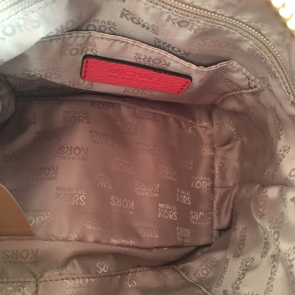 Michael Kors Bedford Bowling Satchel - Picture 3 of 4