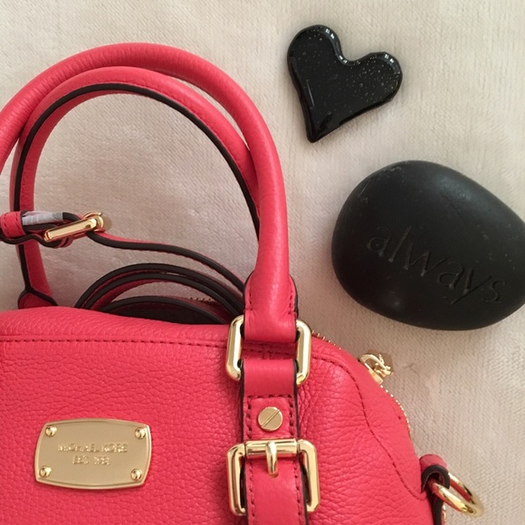 Michael Kors Bedford Bowling Satchel - Picture 4 of 4