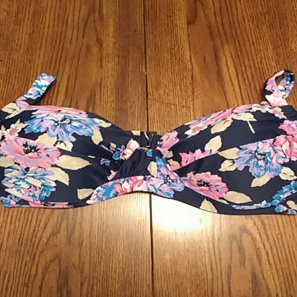 Old Navy Other - NWT Pretty Navy Blue & Floral Bikini Top sz 2X