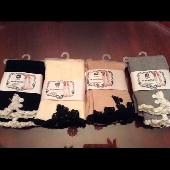**(1) NEW pair of leg warmers