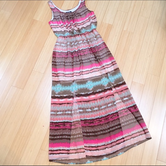 Beautiful maxi dress, M. Tans and pinks.