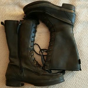 Great leather laceup Fossil Boots Size 6