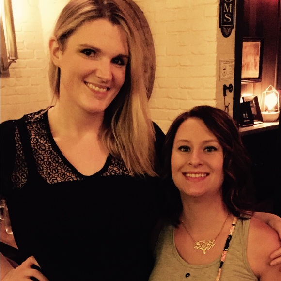 Meet your Posher, Rachel - Picture 3 of 4