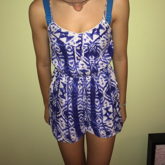 Awesome romper! Great for the summer🔥👓☀️
