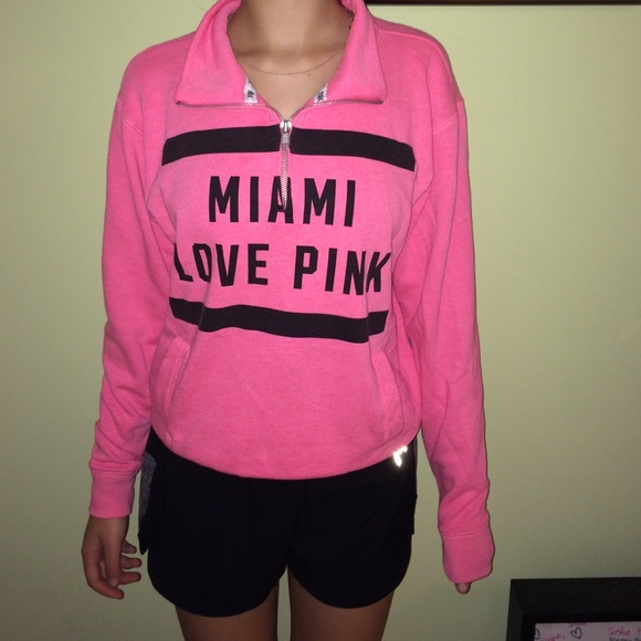 VS LOVERS: supper cute Victoria's Secret sweater!