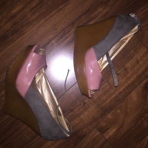 Pink and grey wedges. Super cute and comfy!