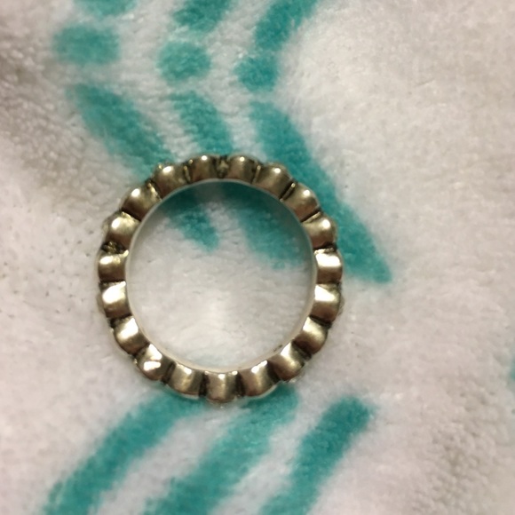 Silver ring - Picture 2 of 3