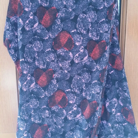 New Fingerprint Heart LulaRoe Tall & Curvy Legging