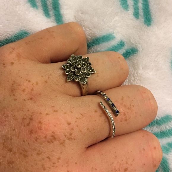 Silver flower ring