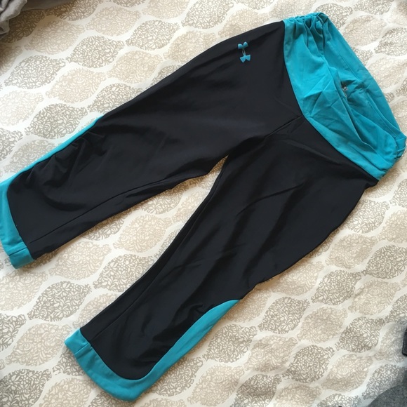 Under armor workout cropped pants