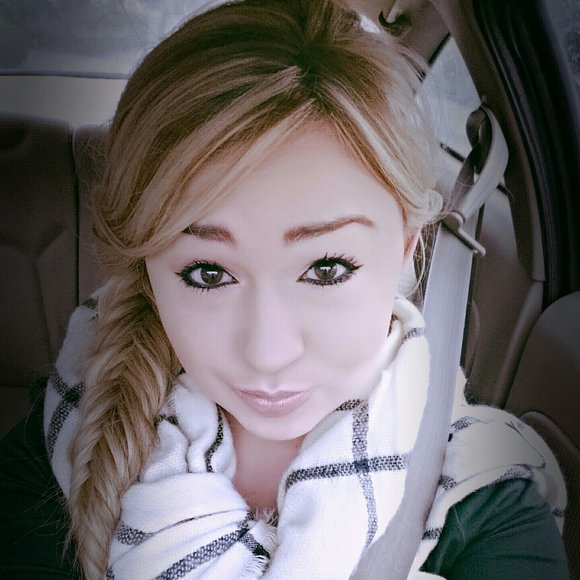 Meet your Posher, Hanna