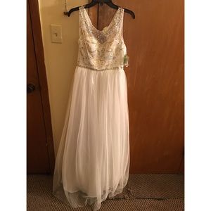 BEAUTIFUL BRAND NEW CHEAP DRESS WITH SEQUINS