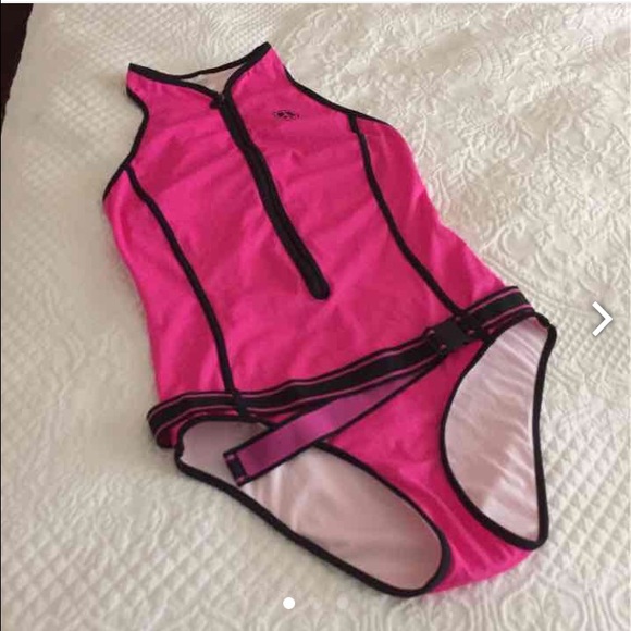 NWOT VENUS SWIMSUIT