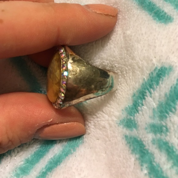 Yellow ring - Picture 2 of 4