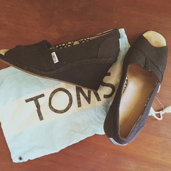 ❗️HOLD❗️TOMS / Black Wedges
