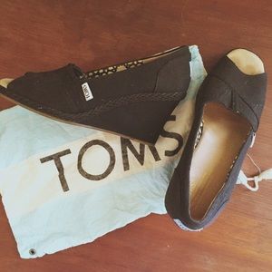 ❗️HOLD❗️TOMS / Black Wedges