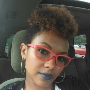 Meet your Posher, Latoya