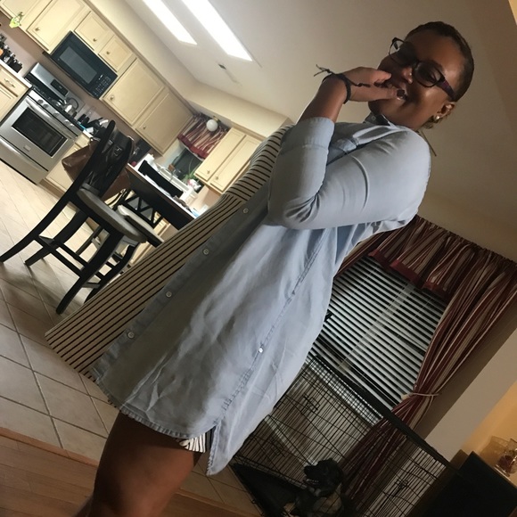 Meet your Posher, Nikole - Picture 2 of 3